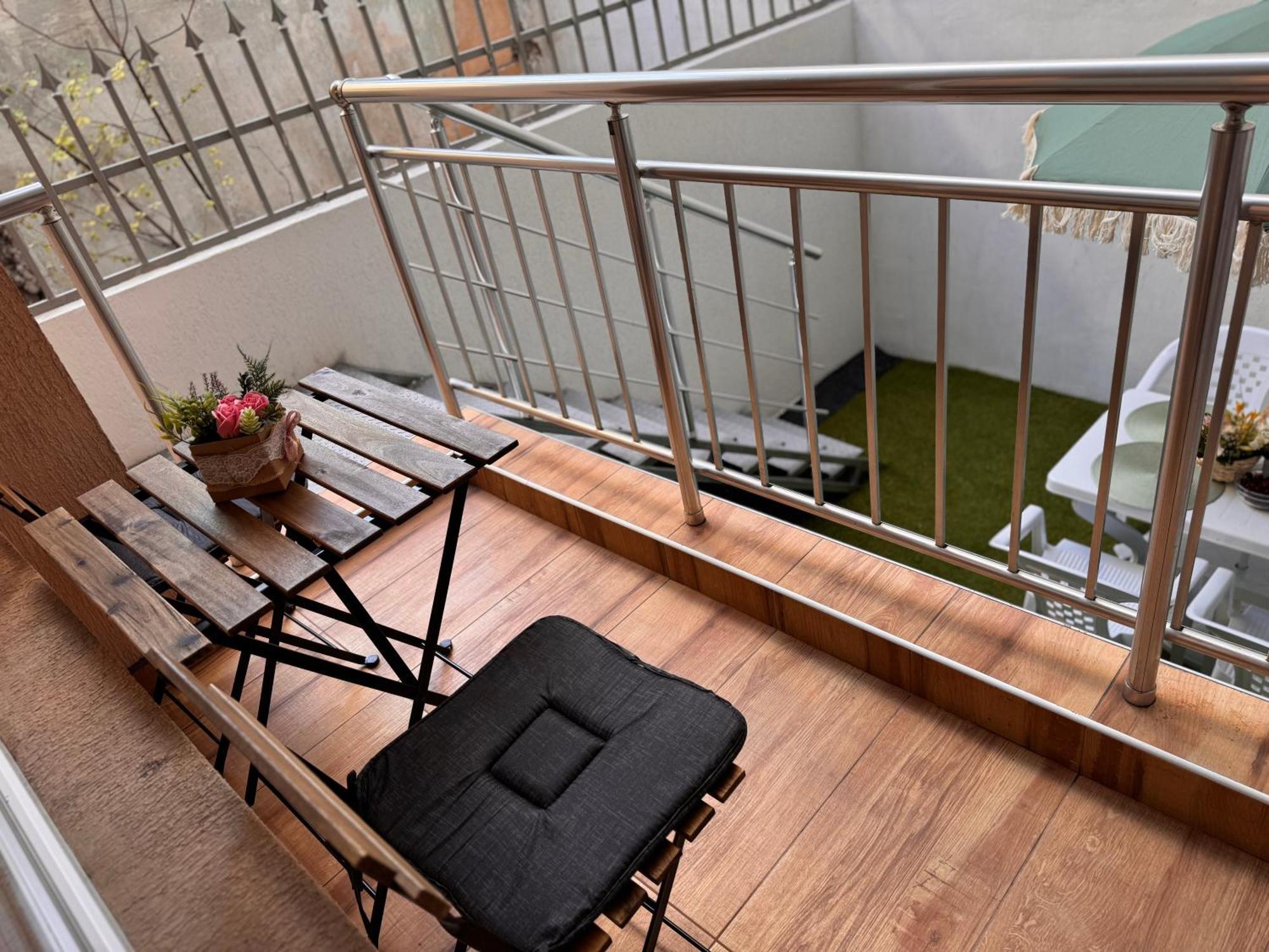 Goldy Central Beach Apartment With Private Garden Burgaz Dış mekan fotoğraf