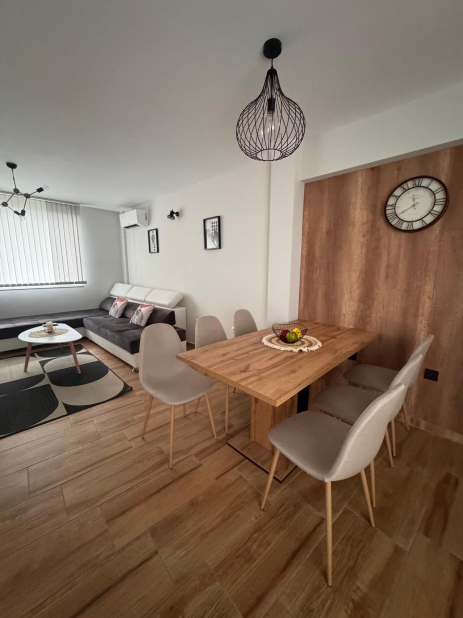 Goldy Central Beach Apartment With Private Garden Burgaz Dış mekan fotoğraf