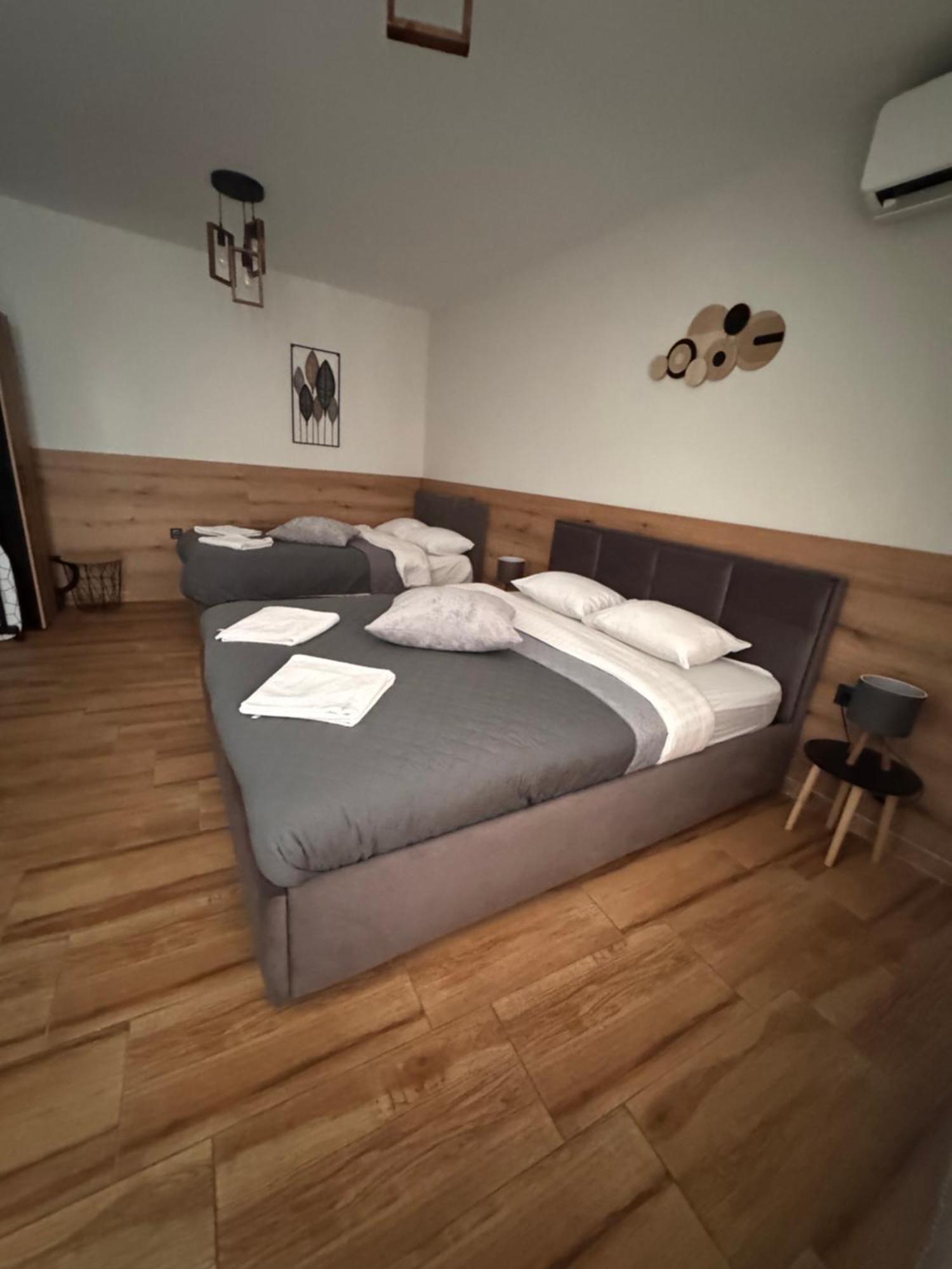 Goldy Central Beach Apartment With Private Garden Burgaz Dış mekan fotoğraf